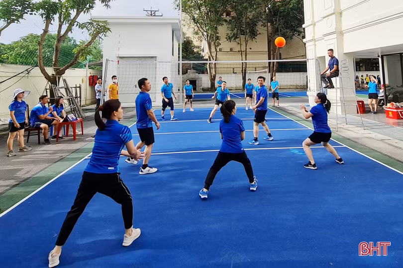 Hơn 180 VĐV tranh tài Giải Bóng chuyền khối các cơ quan Đảng