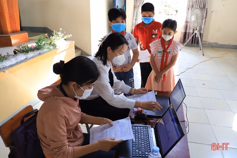 Tiêm phòng COVID-19 cho trẻ: Hà Tĩnh hạ dần độ tuổi