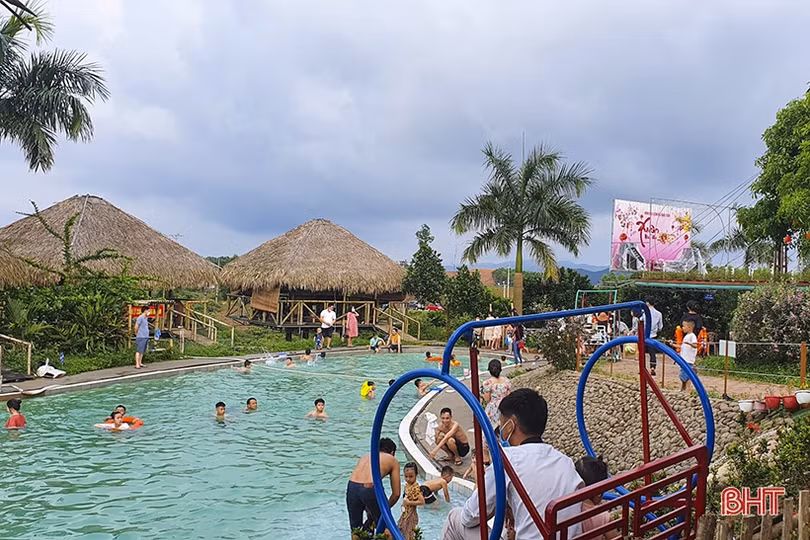 Hà Tĩnh đón gần 9,7 vạn lượt khách trong kỳ nghỉ lễ 30/4 và 1/5