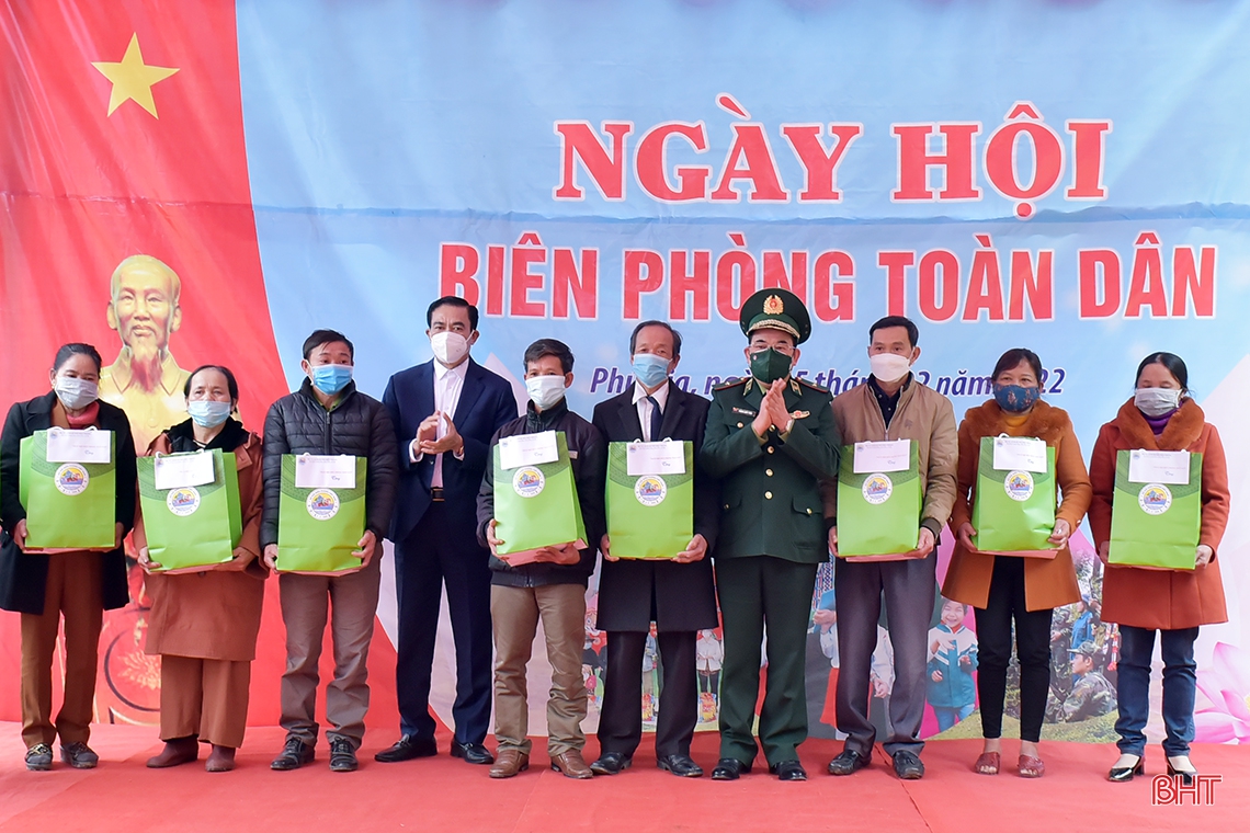 Ngày hội biên phòng toàn dân ở miền biên giới Hà Tĩnh ảnh 4 Ngày hội biên phòng toàn dân ở miền biên giới Hà Tĩnh