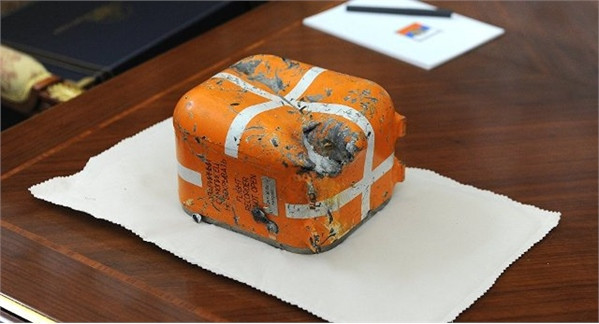 Tổng thống Nga mời các chuyên gia Anh tới Moskva để cùng giải mã hộp đen máy bay Su-24.