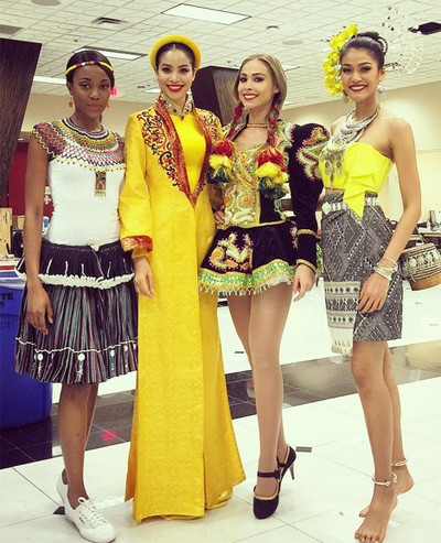 Khoảnh khắc Phạm Hương tỏa sáng bên thí sinh Hoa hậu Hoàn vũ ảnh 10