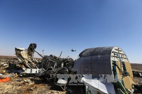 Mảnh vỡ máy bay Nga A321 tại khu vực Hassana, phía bắc Ai Cập ngày 1/11. Ảnh: THX/TTXVN