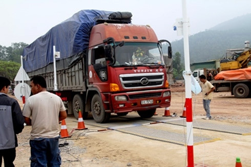 Cao điểm kiểm tra xử lý xe quá tải, xe vi phạm kiểm định ảnh 1