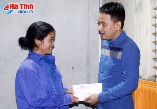 "Nhớ em nghe, tiếng chổi tre chị quét..."! ảnh 16 "Nhớ em nghe, tiếng chổi tre chị quét..."! ảnh 16