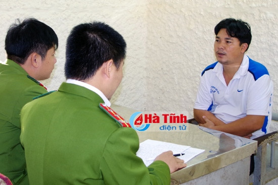 Khởi tố, bắt giam nhóm đối tượng giữ xe, "giam lỏng" công an ảnh 2