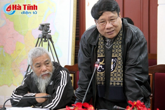 Nhà nghiên cứu văn hóa - Giáo sư Đặng Văn Bài: Việc phục dựng lại Văn miếu Hà Tĩnh nhằm tạo nên một trung tâm văn hóa giáo dục, phát huy truyền thống hiếu học của người Việt nói chung và người Hà Tĩnh nói riêng chứ không phải là việc bàn thờ ai. Văn miếu sẽ thờ tư tưởng, đạo học của Khổng Tử và các bậc danh nhân hiền tài của Hà Tĩnh.