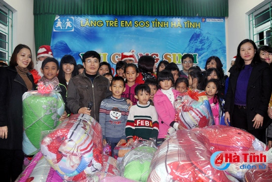 Giáng sinh ấm áp ở Làng trẻ SOS Hà Tĩnh ảnh 6