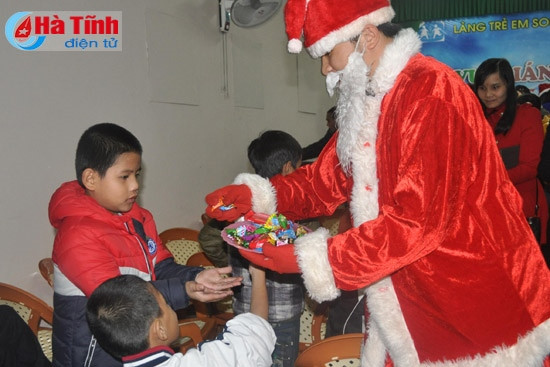 Giáng sinh ấm áp ở Làng trẻ SOS Hà Tĩnh ảnh 5