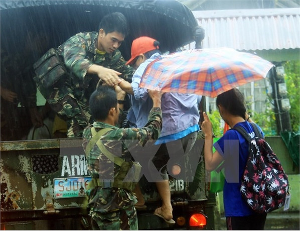 Bão Melor di chuyển trên biển Đông với sức gió giật trên cấp 17 ảnh 1