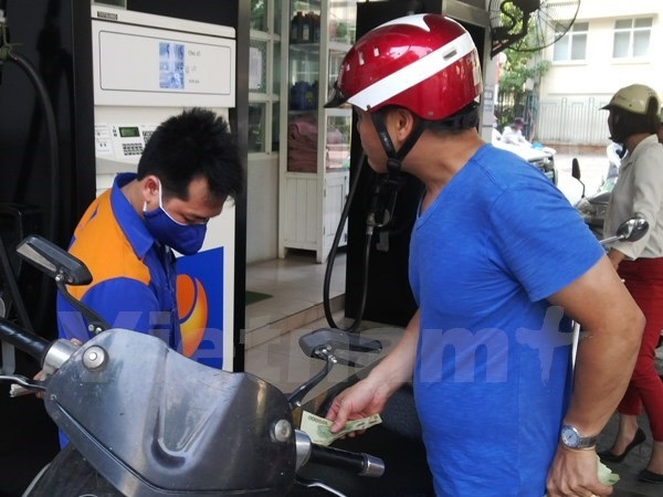 Từ 15 giờ hôm nay, giá xăng Ron 92 và E5 cùng giảm 391 đồng mỗi lít ảnh 1