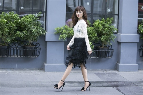 Mặc đẹp với mốt váy tua rua ảnh 8