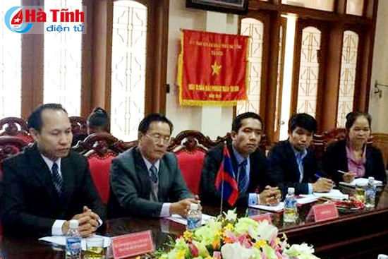 Hà Tĩnh chia sẻ kinh nghiệm tổ chức xây dựng Đảng với Bôlykhămxay ảnh 2