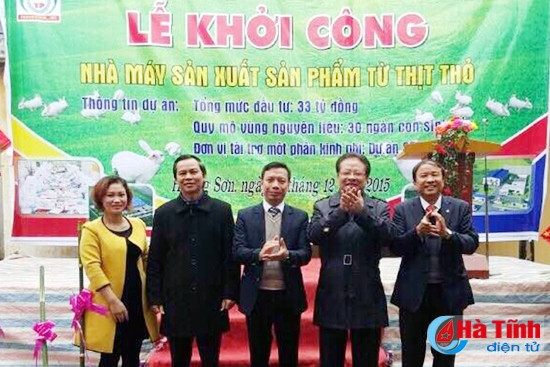 Lãnh đạo huyện Hương Sơn, ngành liên quan và nhà đầu tư động thổ xây dựng nhà máy