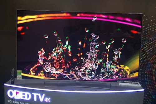 TV OLED 4K được LG bán ra tại Việt Nam với giá từ 80 triệu đồng.