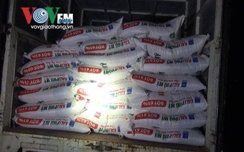 Phát hiện đường dây làm giả phân bón từ muối và bột gạch ảnh 1