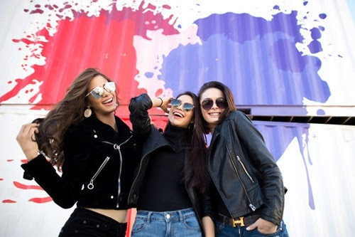 Khoảnh khắc Phạm Hương tỏa sáng bên thí sinh Hoa hậu Hoàn vũ ảnh 3