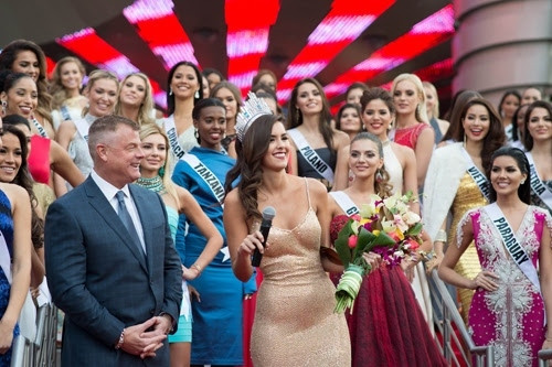 Hình ảnh Phạm Hương được tờ Another Concept ghi lại trong buổi chào đón Hoa hậu Hoàn vũ 2014 - Paulina Vega.