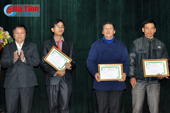 Điện lực Thạch Hà tiếp tục nỗ lực nâng cao chất lượng điện năng ảnh 6