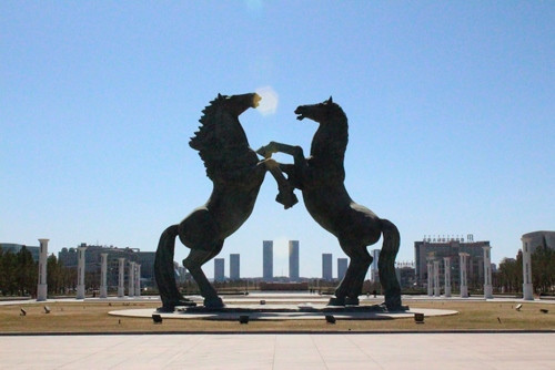 Một công trình nổi bật ở Ordos. Ảnh: omicrono.