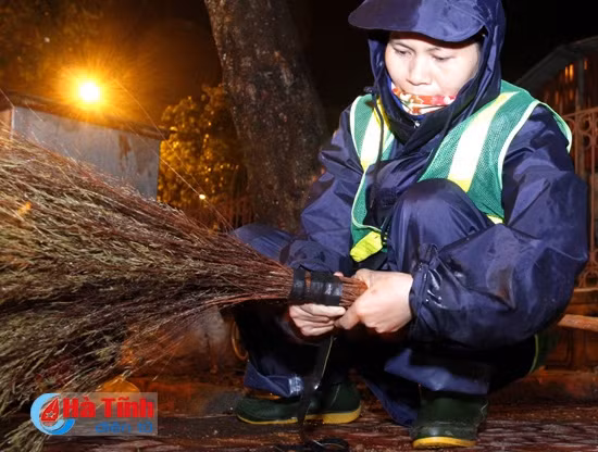 "Nhớ em nghe, tiếng chổi tre chị quét..."! ảnh 3 "Nhớ em nghe, tiếng chổi tre chị quét..."! ảnh 3