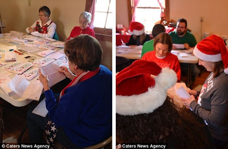 Kể từ 8 giờ sáng đến 8 giờ tối mỗi ngày, các lá thư gửi về thị trấn Santa Claus sẽ được đọc và trả lời bởi đội ngũ những tình nguyện viên.