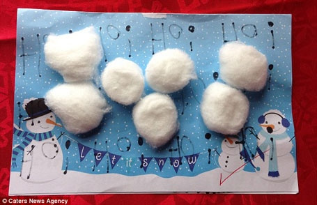 Mỗi năm, có khoảng 15.000 lá thư gửi về cho ông già Noel ở thị trấn Santa Claus. Những lá thư được gửi về quanh năm nhưng tập trung đông nhất vẫn là vào tháng 11 cho đến hết tháng 12.