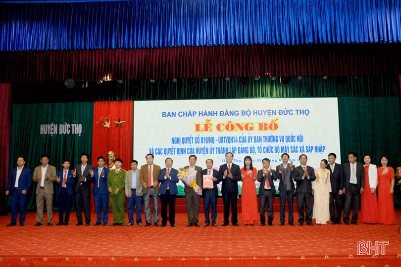 Bí thư Tỉnh ủy dự lễ công bố thành lập 9 đơn vị hành chính cấp xã mới ở Đức Thọ