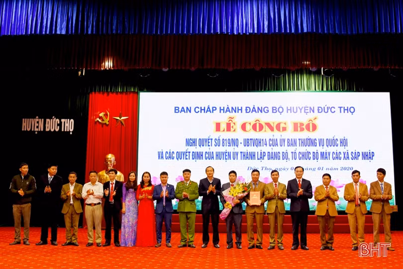 Bí thư Tỉnh ủy dự lễ công bố thành lập 9 đơn vị hành chính cấp xã mới ở Đức Thọ