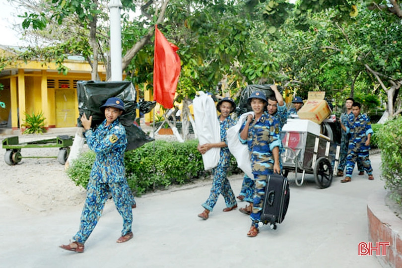 Mang “Tết” ra Trường Sa