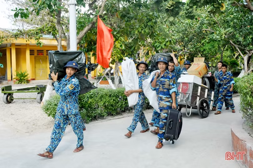 Mang “Tết” ra Trường Sa