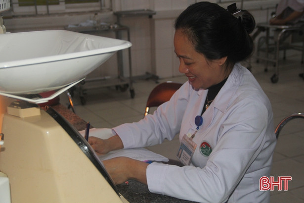 Vỡ oà khoảnh khắc chào đón công dân Hà Tĩnh đầu tiên của năm mới 2020