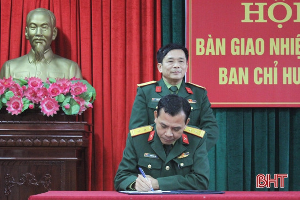 Trung tá Phan Huy Tiệp làm chính trị viên Ban chỉ huy Quân sự Thạch Hà