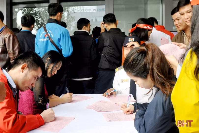 Hà Tĩnh tổ chức chương trình “Chủ nhật đỏ”, tiếp nhận 412 đơn vị máu