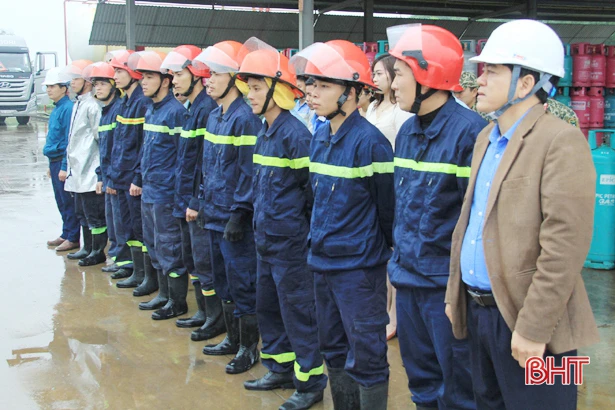 Hà Tĩnh: Diễn tập tình huồng phòng cháy chữa cháy tại trạm chiết nạp gas
