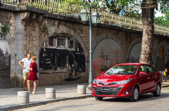 Phiên bản cao cấp nhất trang bị thêm ga tự động, cảm biến hỗ trợ đỗ xe trước sau. Toyota Vios 2020 ra mắt ở Việt Nam, giá từ 470 triệu đồng