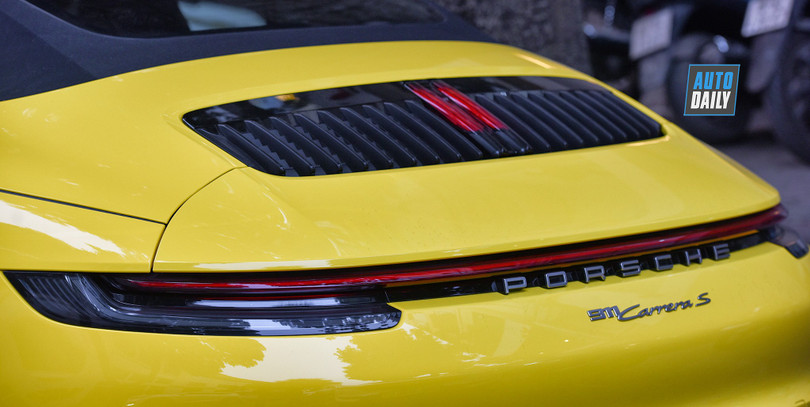Chiêm ngưỡng chiếc Porsche 911 Carrera S Cabriolet 2020 đầu tiên về Việt Nam