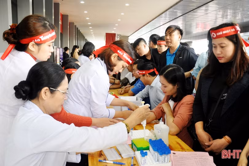 Hà Tĩnh tổ chức chương trình “Chủ nhật đỏ”, tiếp nhận 412 đơn vị máu