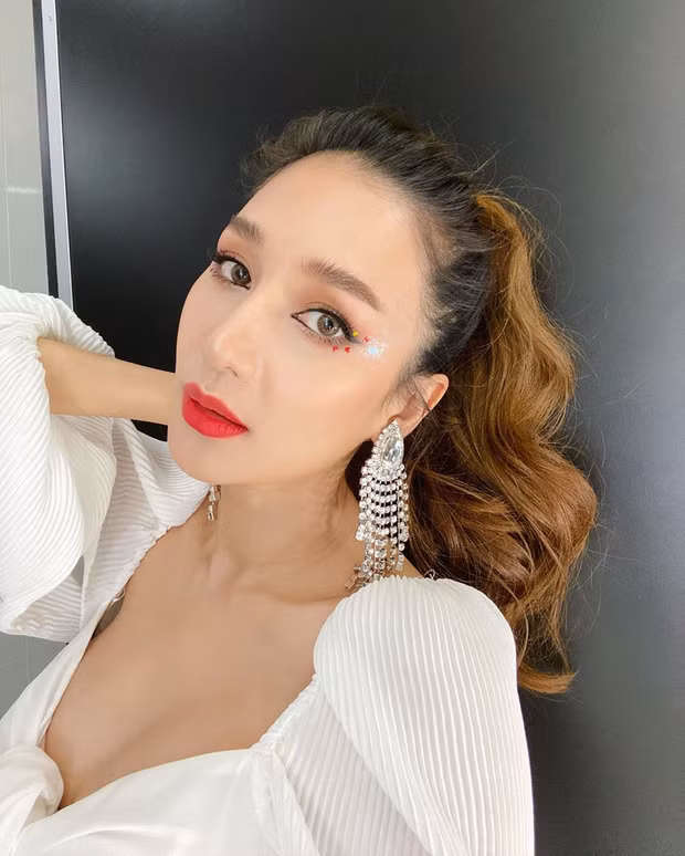 9 gợi ý makeup cho năm mới giúp bạn xinh lung linh và trẻ trung lên vài phần