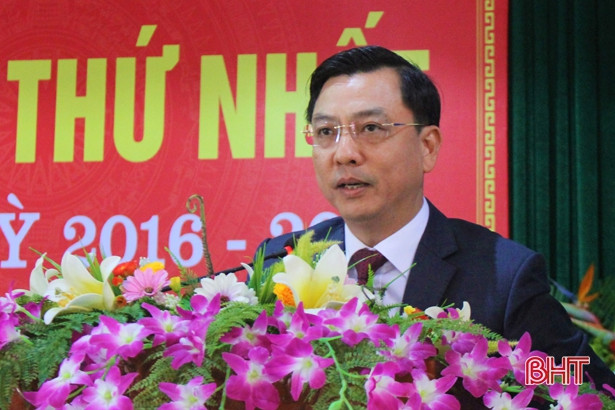 Kiện toàn bộ máy các xã mới sáp nhập ở Thạch Hà