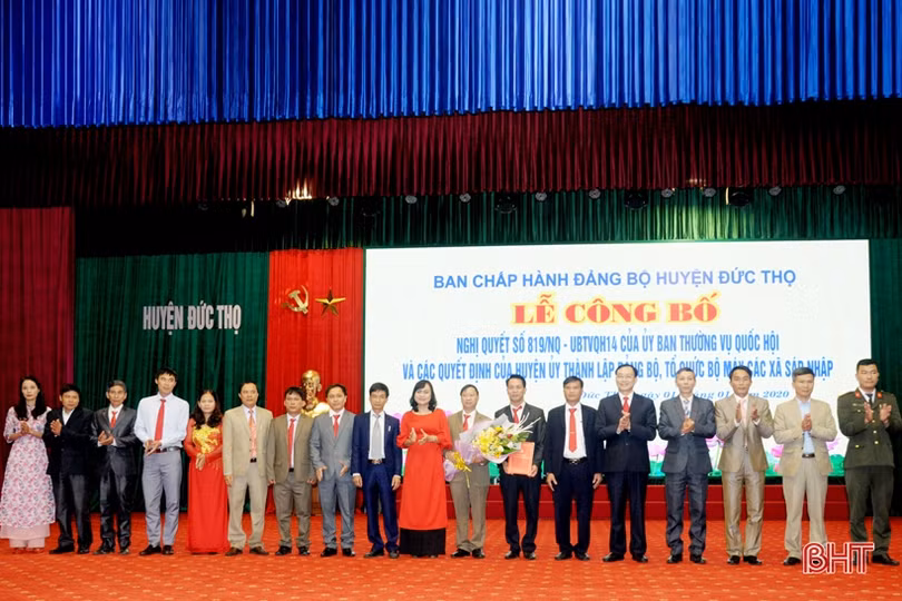 Bí thư Tỉnh ủy dự lễ công bố thành lập 9 đơn vị hành chính cấp xã mới ở Đức Thọ