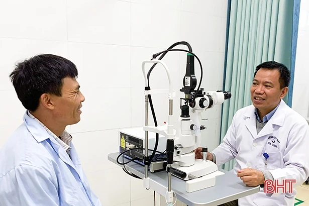 Bệnh viện Mắt Hà Tĩnh triển khai kỹ thuật laser quang đông điều trị bệnh glôcôm tân mạch