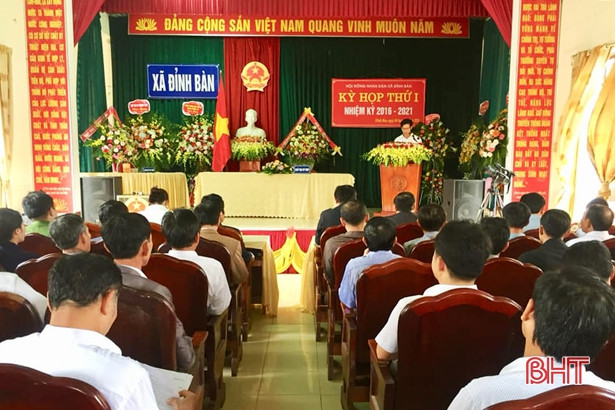 Kiện toàn bộ máy các xã mới sáp nhập ở Thạch Hà