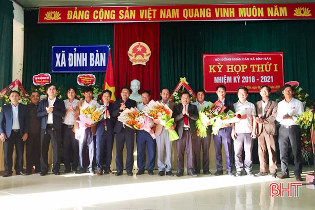 Kiện toàn bộ máy các xã mới sáp nhập ở Thạch Hà