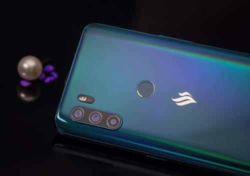 Vsmart Active 3 trình làng với camera “thò thụt”