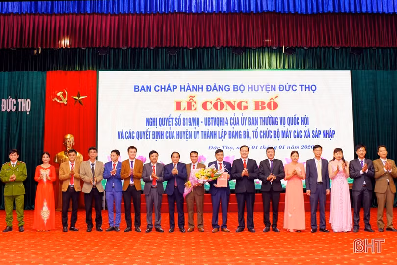 Bí thư Tỉnh ủy dự lễ công bố thành lập 9 đơn vị hành chính cấp xã mới ở Đức Thọ