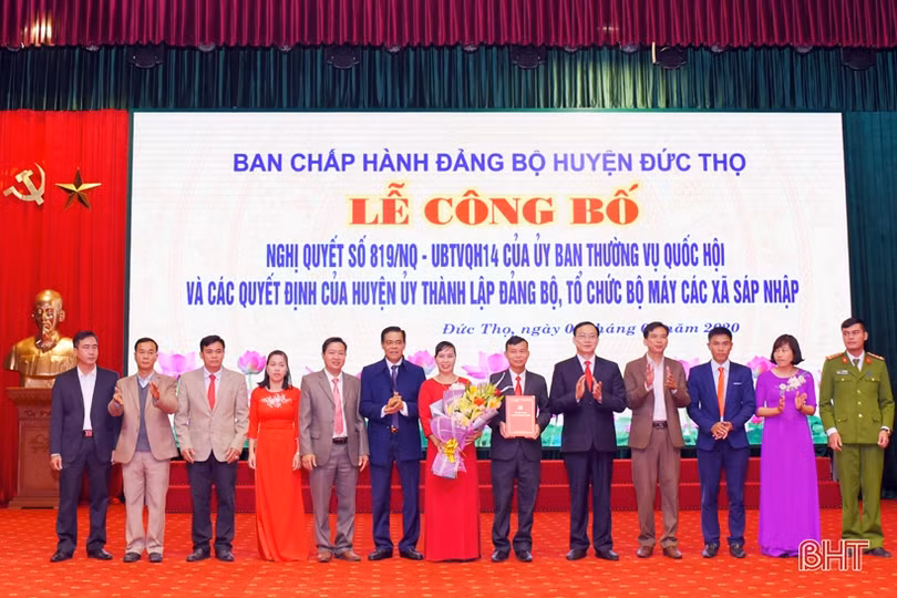 Bí thư Tỉnh ủy dự lễ công bố thành lập 9 đơn vị hành chính cấp xã mới ở Đức Thọ