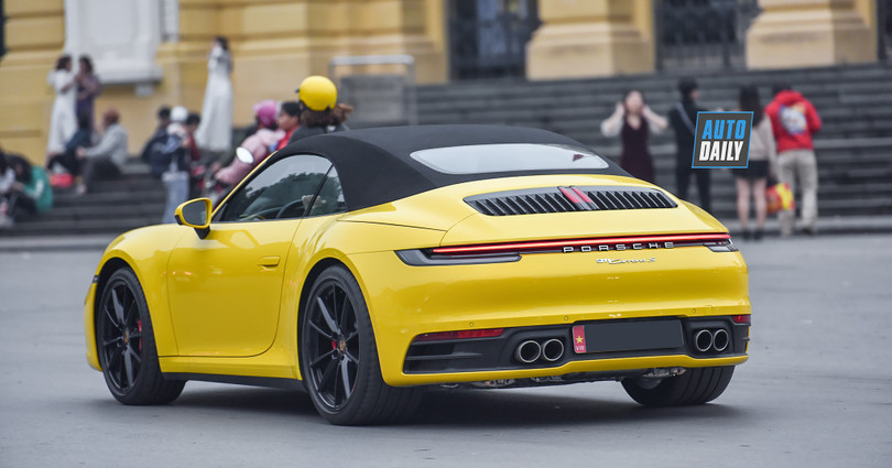 Chiêm ngưỡng chiếc Porsche 911 Carrera S Cabriolet 2020 đầu tiên về Việt Nam