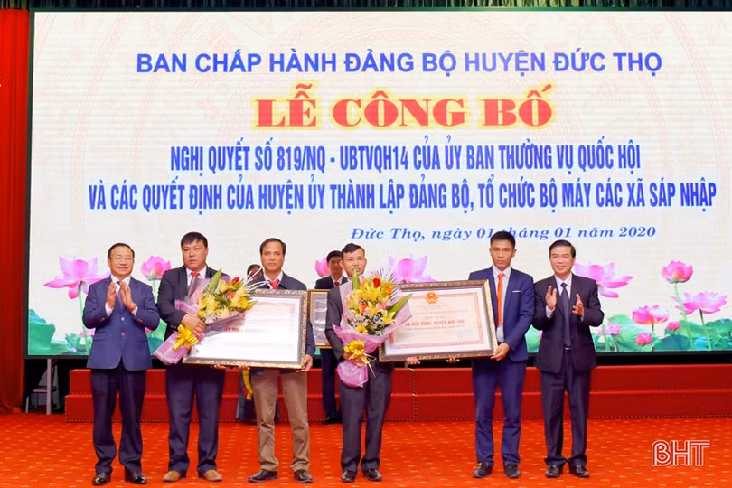 Bí thư Tỉnh ủy dự lễ công bố thành lập 9 đơn vị hành chính cấp xã mới ở Đức Thọ