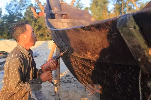 them thoi gian ho tro khac phuc su co moi truong bien tai 4 tinh